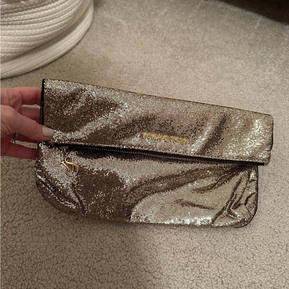 Victoria's Secret Fold Over Clutch NWOT - Picture 4 of 8